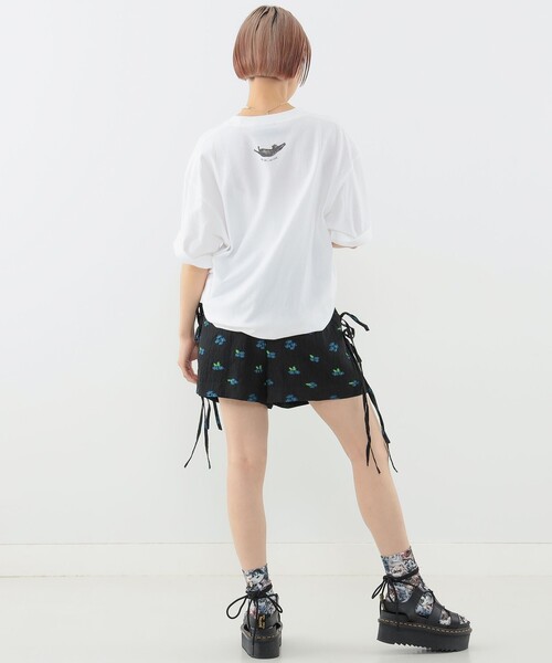 mmts（マミタス）の「〈UNISEX〉清水奈緒 / デコフォト フェイスTシャツ（Tシャツ/カットソー・レディース・ブラック/ホワイト・M/XL/S/L）」の19枚目の写真