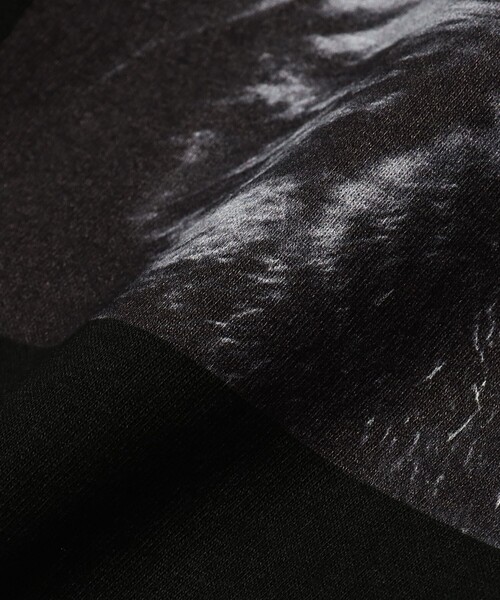 mmts（マミタス）の「〈UNISEX〉清水奈緒 / デコフォト フェイスTシャツ（Tシャツ/カットソー・レディース・ブラック/ホワイト・M/XL/S/L）」の4枚目の写真