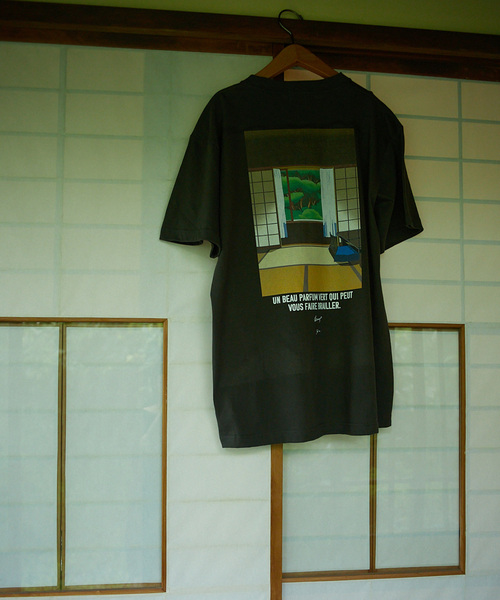 SKIN（スキン）の「skin × Ana Popescu / DIMANCHE プリントTシャツ（Tシャツ/カットソー・メンズ・ホワイト/チャコールグレー・MEDIUM/LARGE）」の2枚目の写真