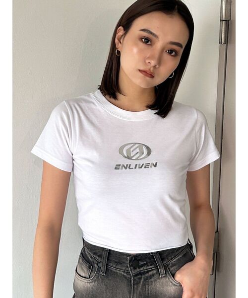 EMODA(エモダ)の「メタルロゴTシャツ(Tシャツ/カットソー・レディース・グレー/ホワイト/ブラック・FREE)」の9枚目の写真