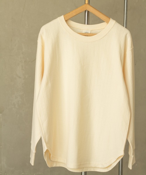 RNA-N(アールエヌエーエヌ)の「M2280 ジャガードインレイプルオーバー(Tシャツ/カットソー・レディース・ブラック/レッド/キナリ・MEDIUM)」の1枚目の写真