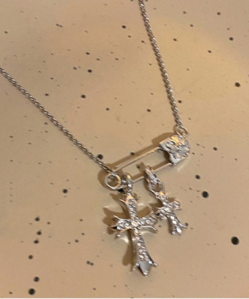 ARCHIVER（アーカイバ）の「【Bz】ダブルクロス安全ピンモチーフネックレス（MA）（ネックレス・レディース・シルバー・FREE）」の9枚目の写真