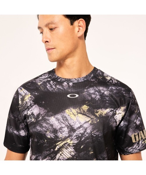 OAKLEY(オークリー)の「オークリー STRIKING QD SS GRAPHIC TEE 5.0 /Tシャツ/ TRAINING スポーツ・トレーニング/ OAKLEY(Tシャツ/カットソー・メンズ・ブラック系その他/ブルー系・S/M/L/XL)」の17枚目の写真