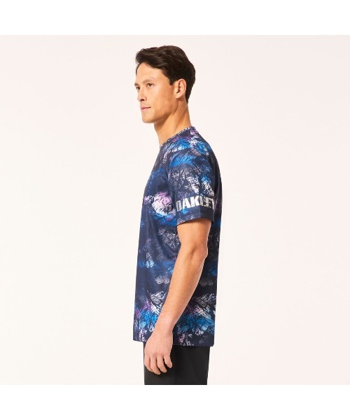 OAKLEY(オークリー)の「オークリー STRIKING QD SS GRAPHIC TEE 5.0 /Tシャツ/ TRAINING スポーツ・トレーニング/ OAKLEY(Tシャツ/カットソー・メンズ・ブラック系その他/ブルー系・S/M/L/XL)」の9枚目の写真