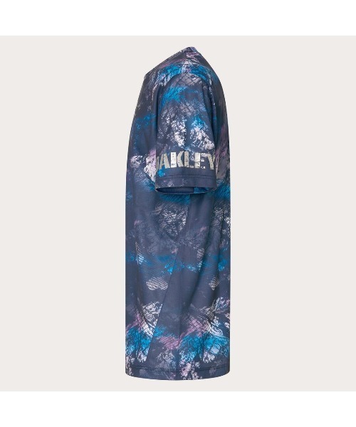 OAKLEY(オークリー)の「オークリー STRIKING QD SS GRAPHIC TEE 5.0 /Tシャツ/ TRAINING スポーツ・トレーニング/ OAKLEY(Tシャツ/カットソー・メンズ・ブラック系その他/ブルー系・S/M/L/XL)」の3枚目の写真