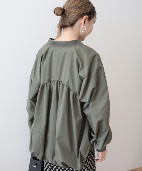 AMERICAN HOLIC（アメリカンホリック）の「ボリュームスリーブギャザーブルゾン（ブルゾン・レディース・ブラック/カーキ・M/L）」の4枚目の写真