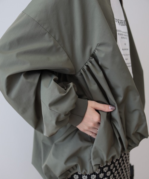 AMERICAN HOLIC（アメリカンホリック）の「ボリュームスリーブギャザーブルゾン（ブルゾン・レディース・ブラック/カーキ・M/L）」の11枚目の写真