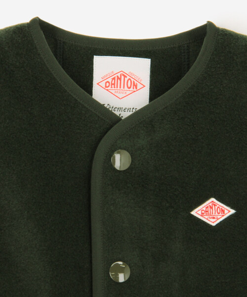 DANTON（ダントン）の「DANTON | キッズ フリースカラーレスベスト（ベスト・キッズ・ブラック/グレー系その他/ダークグリーン・95/135/115）」の4枚目の写真