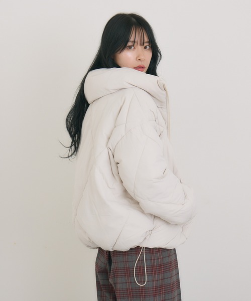 KATHARINE ROSS(キャサリンロス)の「【Pillini/ピリーニ】クロスパディングブルゾン(ダウンジャケット/コート・レディース・アイボリー/ブラック・MEDIUM)」の20枚目の写真