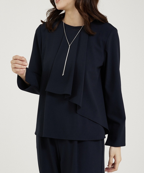 abahouse mavie（アバハウスマヴィ）の「【セットアップ対応/エニディカセット】タックフレアーブラウス/セミオケ（シャツ/ブラウス・レディース・グレイッシュベージュ/ブラック/ダークネイビー・38/36）」の3枚目の写真