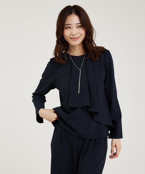 abahouse mavie（アバハウスマヴィ）の「【セットアップ対応/エニディカセット】タックフレアーブラウス/セミオケ（シャツ/ブラウス・レディース・グレイッシュベージュ/ブラック/ダークネイビー・38/36）」の6枚目の写真