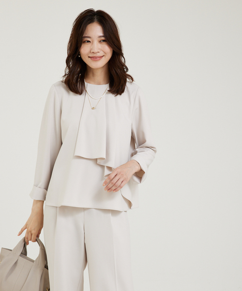 abahouse mavie（アバハウスマヴィ）の「【セットアップ対応/エニディカセット】タックフレアーブラウス/セミオケ（シャツ/ブラウス・レディース・グレイッシュベージュ/ブラック/ダークネイビー・38/36）」の15枚目の写真