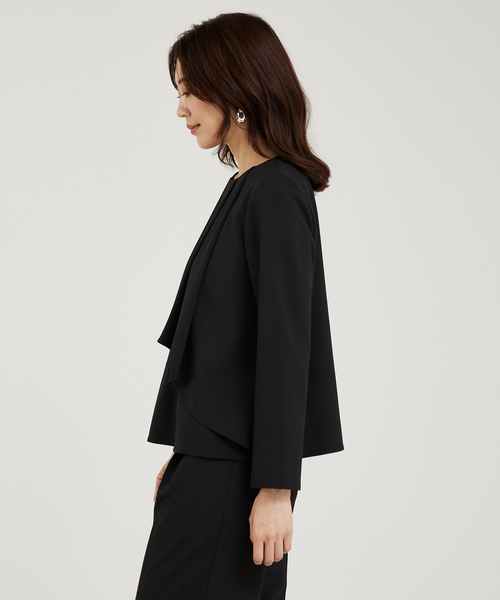 abahouse mavie（アバハウスマヴィ）の「【セットアップ対応/エニディカセット】タックフレアーブラウス/セミオケ（シャツ/ブラウス・レディース・グレイッシュベージュ/ブラック/ダークネイビー・38/36）」の17枚目の写真