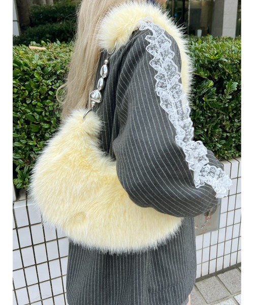 WC（ダブル シー）の「フェイクファーバッグ（ショルダーバッグ・レディース・ブラック/ピンク/イエロー・FREE）」の2枚目の写真