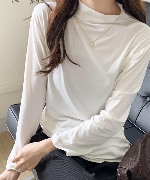 ad thie(アドティエ)の「ベーシック・カラー豊富 ハイネックトップス(Tシャツ/カットソー・レディース・チャコール/ブラック/ブルーグレー/ピンクベージュ/ホワイト/ピンク/ライトグリーン/キャメル・FREE)」の2枚目の写真