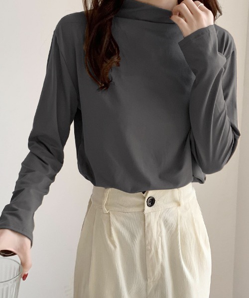 ad thie(アドティエ)の「ベーシック・カラー豊富 ハイネックトップス(Tシャツ/カットソー・レディース・チャコール/ブラック/ブルーグレー/ピンクベージュ/ホワイト/ピンク/ライトグリーン/キャメル・FREE)」の4枚目の写真