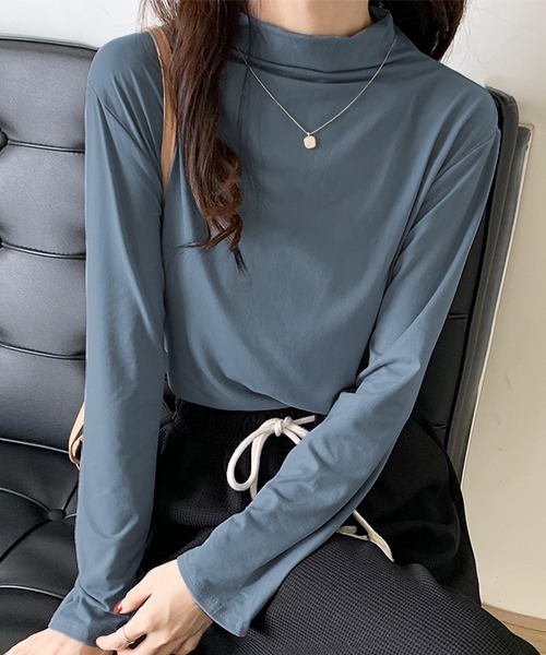 ad thie(アドティエ)の「ベーシック・カラー豊富 ハイネックトップス(Tシャツ/カットソー・レディース・チャコール/ブラック/ブルーグレー/ピンクベージュ/ホワイト/ピンク/ライトグリーン/キャメル・FREE)」の3枚目の写真