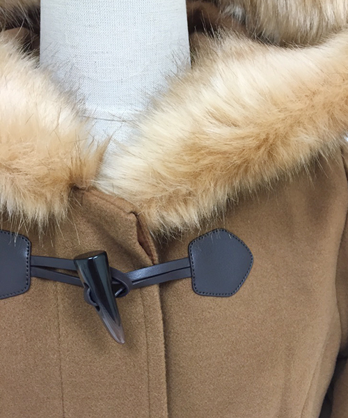 one after another NICE CLAUP（ワンアフターアナザーナイスクラップ）の「【ナイスクラップ】レディダッフルコート（ダッフルコート・レディース・キャメル/チャコールグレー/アイボリー・MEDIUM/LARGE）」の10枚目の写真