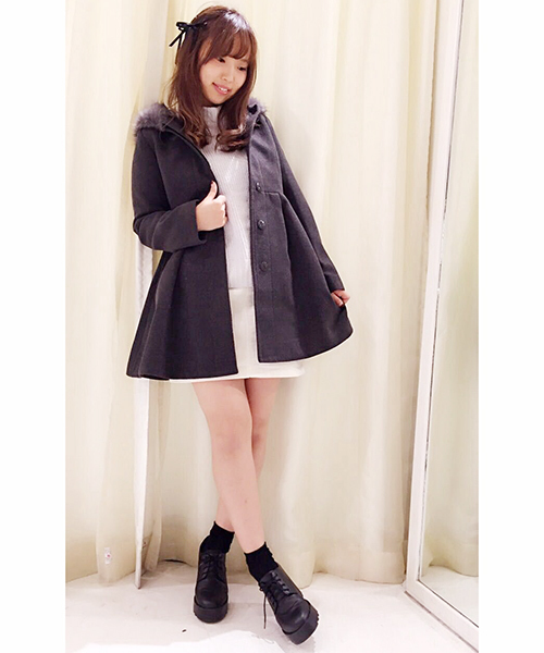 one after another NICE CLAUP（ワンアフターアナザーナイスクラップ）の「【ナイスクラップ】レディダッフルコート（ダッフルコート・レディース・キャメル/チャコールグレー/アイボリー・MEDIUM/LARGE）」の6枚目の写真