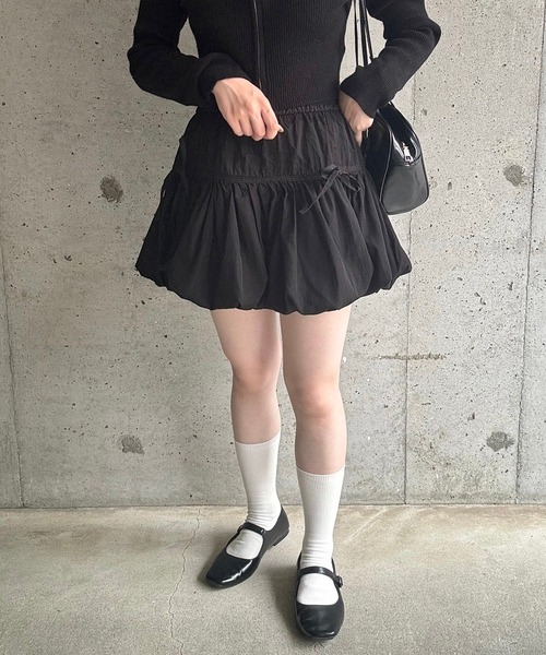merrylatte(メリーラテ)の「リボンギャザーバルーンスカート(スカート・レディース・ブラック/ホワイト・MEDIUM)」の12枚目の写真