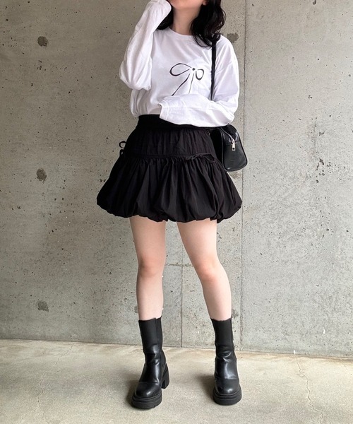 merrylatte(メリーラテ)の「リボンギャザーバルーンスカート(スカート・レディース・ブラック/ホワイト・MEDIUM)」の3枚目の写真