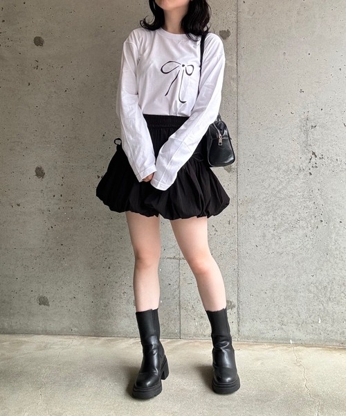 merrylatte(メリーラテ)の「リボンギャザーバルーンスカート(スカート・レディース・ブラック/ホワイト・MEDIUM)」の4枚目の写真