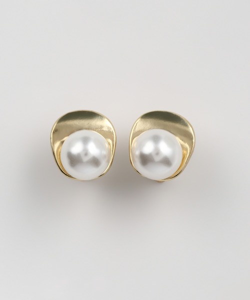 Nothing And Others(ナッシングアンドアザーズ)の「「Nothing And Others/ナッシングアンドアザーズ」Bigpearl Simple Pierce(ピアス(両耳用)・レディース・ゴールド・FREE)」の5枚目の写真