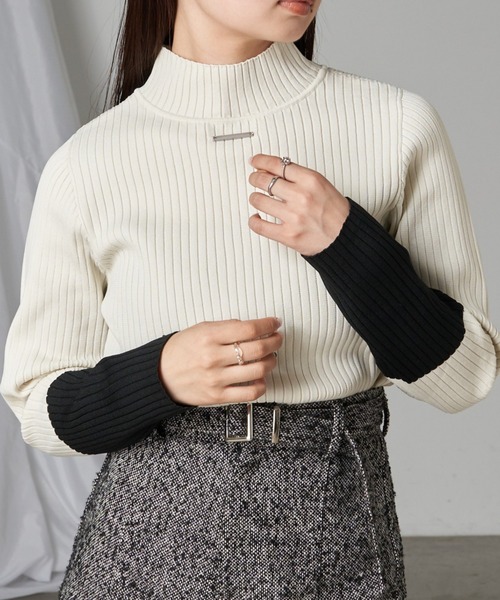 RAY CASSIN（レイカズン）の「ハイネック袖配色リブニット（ニット/セーター・レディース・グレー系その他2/オレンジ/ブラック/アイボリー・FREE）」の2枚目の写真