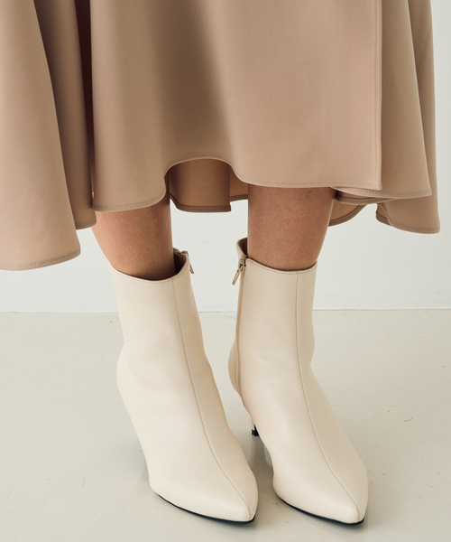 【一部店舗限定】ポインテッドトゥ ショートブーツ(6cm)（ブーツ）｜EMMA ROUGE VIF（エマルージュヴィフ）