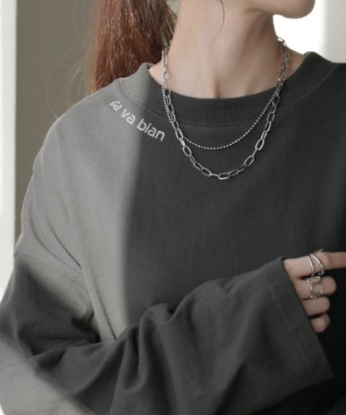 HUG.U(ハグユー)の「バックプリント 綿100%ロンT(Tシャツ/カットソー・レディース・ブラック/グレイッシュベージュ/カーキ/ライトグレー/ダークグレー・FREE)」の16枚目の写真