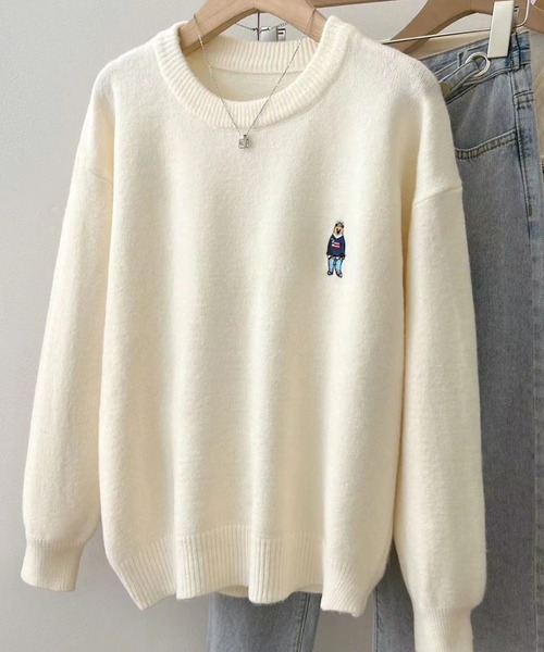 2ly2(トゥーリートゥー)の「クマ刺繍ラウンドネックソフトもちもちセーター(ニット/セーター・レディース・ピンク/ブラウン/ネイビー/ホワイト/パープル/ブラック・FREE)」の12枚目の写真