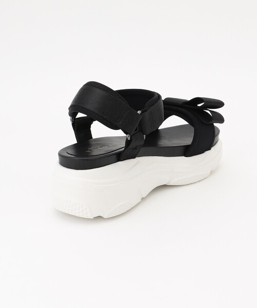 TOCCA(トッカ)の「RIBBON KNOT SPORTS SANDALS サンダル(サンダル・レディース・ベージュ系/ブラック系・LARGE/MEDIUM/SMALL)」の7枚目の写真