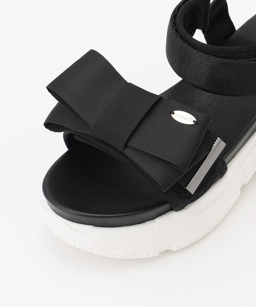 TOCCA(トッカ)の「RIBBON KNOT SPORTS SANDALS サンダル(サンダル・レディース・ベージュ系/ブラック系・LARGE/MEDIUM/SMALL)」の8枚目の写真