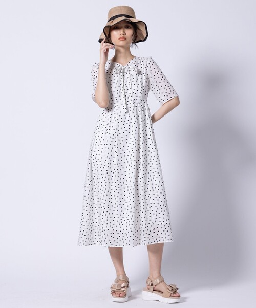 TOCCA(トッカ)の「RIBBON KNOT SPORTS SANDALS サンダル(サンダル・レディース・ベージュ系/ブラック系・LARGE/MEDIUM/SMALL)」の12枚目の写真