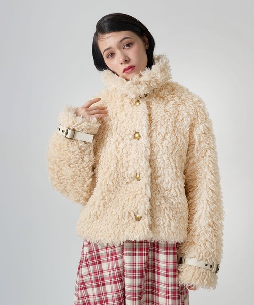 TINA:JOJUN(ティーナジョジュン)の「フェイクファー コート TINA:JOJUN(その他アウター・レディース・クリーム/ブラウン・M)」の4枚目の写真