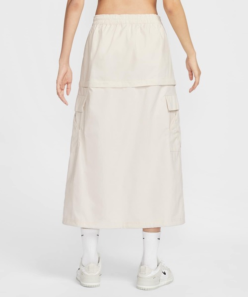 NIKE（ナイキ）の「ナイキ スポーツウェア エッセンシャル ウィメンズ ミッドライズ ウーブン カーゴ ミディ スカート / Nike Sportswear Essential Women's Mid-Rise Woven Cargo Midi Skirt FV7504-104 Light Orewood Brown（スカート・レディース・ブラウン系その他・S/M/L/XL/XS）」の2枚目の写真