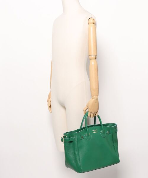 YOUNG&OLSEN The DRYGOODS STORE(ヤングアンドオルセン)の「【YOUNG&OLSEN】EMBOSSED LEATHER BELTED TOTE S(トートバッグ・レディース・ブラック/ベージュ/ブラウン・FREE)」の4枚目の写真