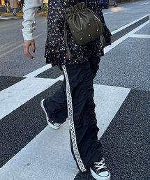 サイドラインシャーリングナイロンパンツ