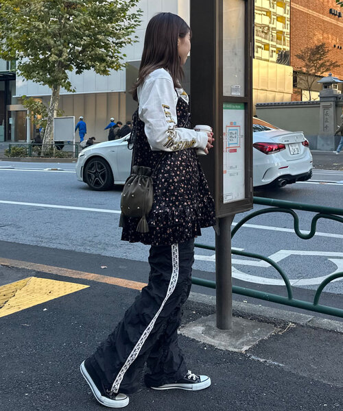 CIAOPANIC(チャオパニック)の「サイドラインシャーリングナイロンパンツ(その他パンツ・レディース・ボルドー/ブラック・ONE SIZE)」の6枚目の写真