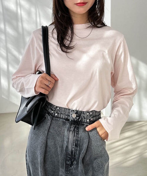 Freesia by andme(フリージアバイアンドミー)の「バックオープンレイヤードトップス(Tシャツ/カットソー・レディース・オフホワイト/ブラック/ピンク/オートミール・FREE)」の5枚目の写真