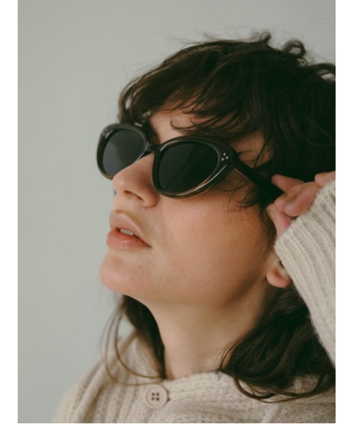 AMAIL（アマイル）の「CLEAR FRAME サングラス（サングラス・レディース・ブラウン/ブラック・FREE）」の5枚目の写真