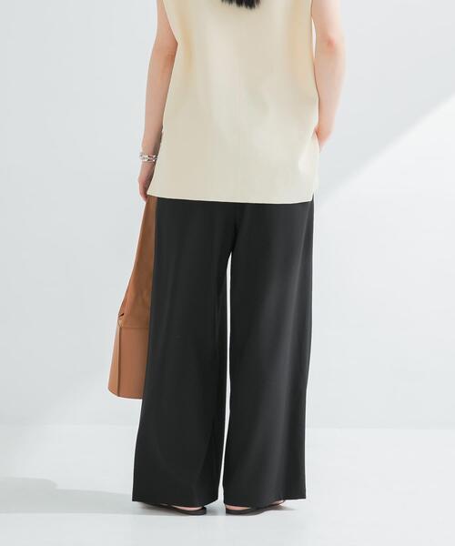 URBAN RESEARCH（アーバンリサーチ）の「『3サイズ展開』『イージーケア』タックギャザーストレートパンツ（その他パンツ・レディース・チャコールグレー/ブラック/ベージュ系その他/ストライプ・38/36/40）」の7枚目の写真