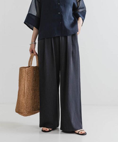 URBAN RESEARCH（アーバンリサーチ）の「『3サイズ展開』『イージーケア』タックギャザーストレートパンツ（その他パンツ・レディース・チャコールグレー/ブラック/ベージュ系その他/ストライプ・38/36/40）」の20枚目の写真