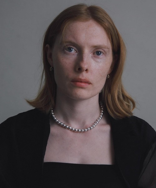 URBAN RESEARCH（アーバンリサーチ）の「decor『デコール』　Hematite8mmBallchoker（ネックレス・レディース・シルバー・-）」の2枚目の写真