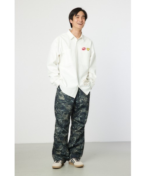 RODEO CROWNS WIDE BOWL(ロデオクラウンズワイドボウル)の「LAZYデニムシャツ(シャツ/ブラウス・メンズ・ブラック/ライトブルー/オフホワイト・MEDIUM/LARGE)」の7枚目の写真