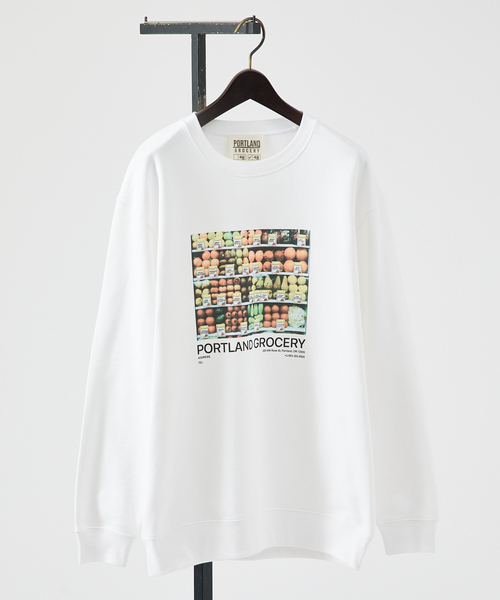 ABAHOUSE（アバハウス）の「【PORTLAND-GROCERY】グラフィックプリント クルーネックスウェット / LE TRIO ABAHOUSE /ユニセックス（スウェット・メンズ・グレー/ネイビー/ホワイト・46/48）」の5枚目の写真