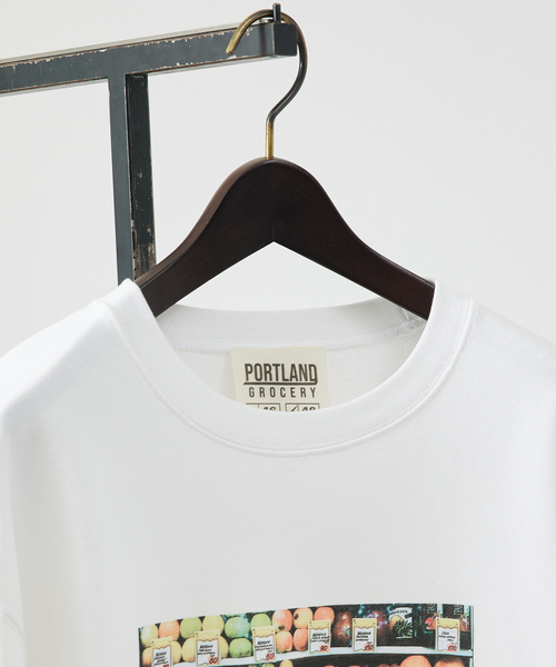 ABAHOUSE（アバハウス）の「【PORTLAND-GROCERY】グラフィックプリント クルーネックスウェット / LE TRIO ABAHOUSE /ユニセックス（スウェット・メンズ・グレー/ネイビー/ホワイト・46/48）」の8枚目の写真