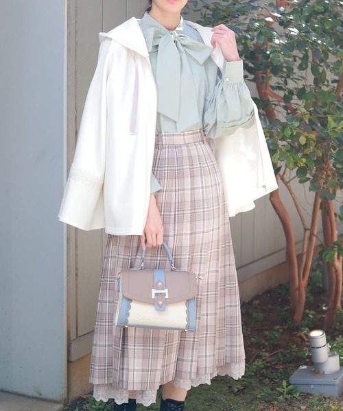 axes femme(アクシーズファム)の「花粉ガードフレア袖ケープ(カーディガン/ボレロ・レディース・ネイビー/キナリ/ミント・FREE)」の2枚目の写真