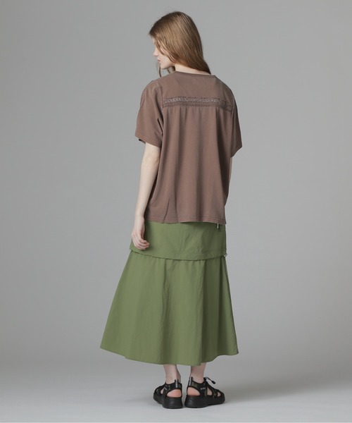 AVIREX(アヴィレックス)の「《直営店限定》LACE DETAILS EMBROIDERY T-SHIRT/レースディテール刺繍Tシャツ(Tシャツ/カットソー・レディース・チャコールグレー/オフホワイト/ブラウン・F)」の7枚目の写真