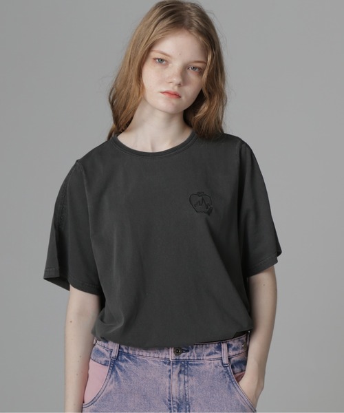 AVIREX(アヴィレックス)の「《直営店限定》LACE DETAILS EMBROIDERY T-SHIRT/レースディテール刺繍Tシャツ(Tシャツ/カットソー・レディース・チャコールグレー/オフホワイト/ブラウン・F)」の10枚目の写真